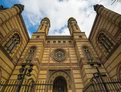 Skip-the-Line Tickets to the Great Synagogue with Guide